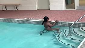 Ass shakin pool water