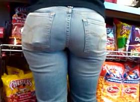 nice ass in gas station