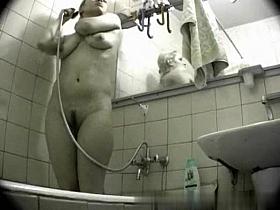 ksenia-voyeur-01_R.wmv