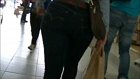 Candid big ass in tight Levi jeans