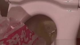 Japanese babe pees bath