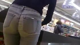 Milf Booty on Display in Tight Jeans