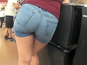 Chick with nice ass in tight jeans shorts