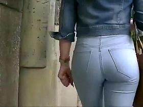 Ass in jeans that you'd want to pinch