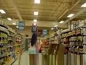 Public Flashing in Grocery Store