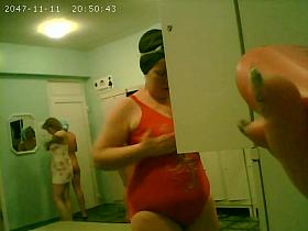 Amateurs of all body shapes on dressing room spy cam