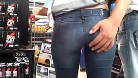 exquisito culo en jeans apretadito