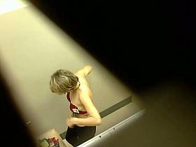 Changing room voyeur vid of two good looking chicks trying on bras