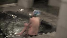 Nude Asian spied from behind on the edge of the pool nri033 00