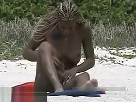 Amateur nudist babes on hidden beach cam