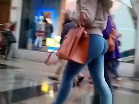 Teen with great round ass